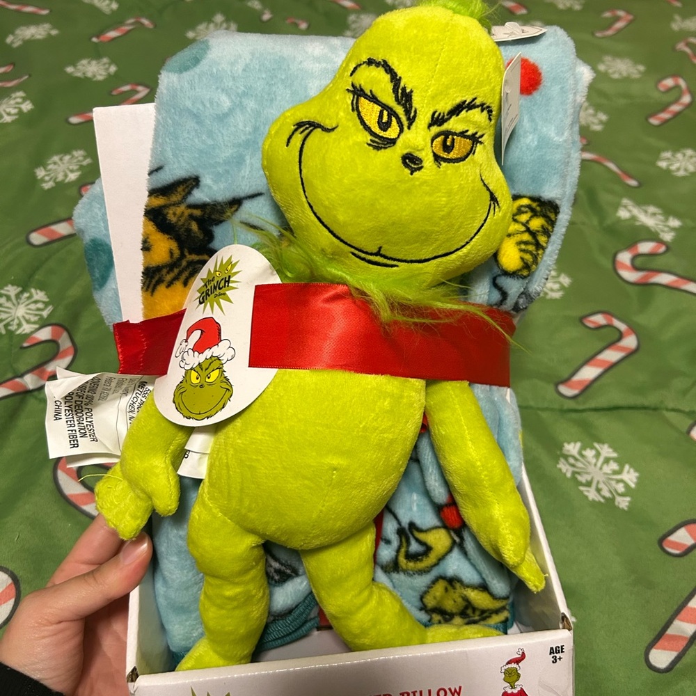 Grinch Plush Toy and Blanket Set - Green